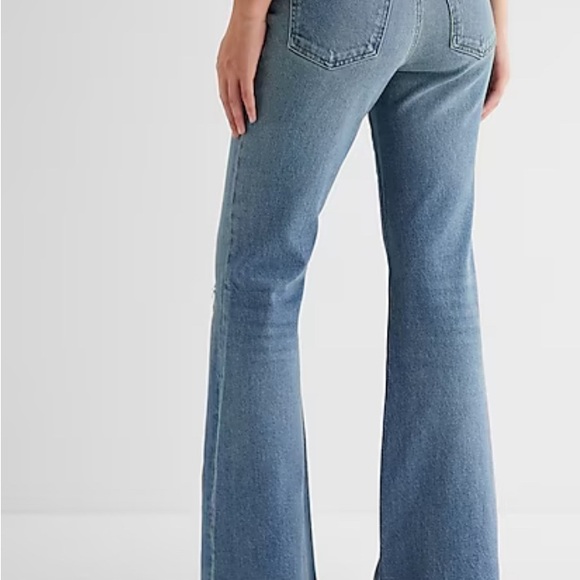 NWT EXPRESS Ladies Mid Rise Medium Wash Raw Drop Hem '70s Flare Jeans 12R - Picture 5 of 7